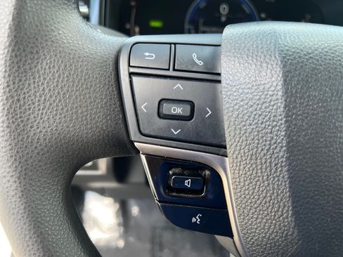Used 2025 Toyota Camry LE FWD image 14