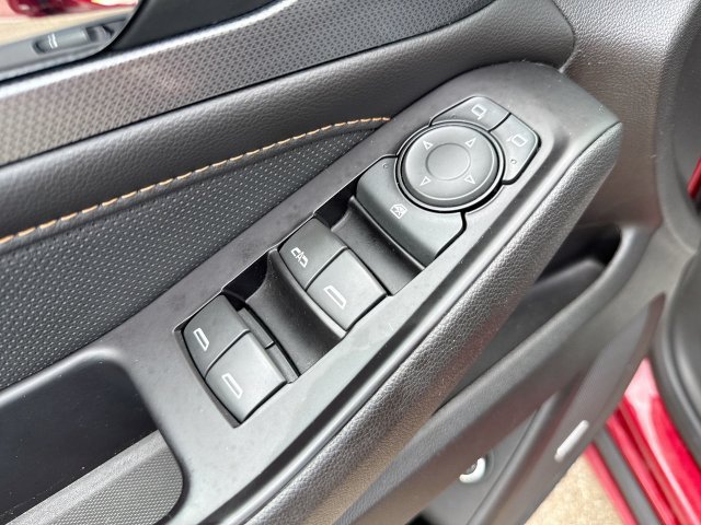 Used 2018 Chevrolet Traverse Premier w/ Driver Confidence II Package FWD image 13
