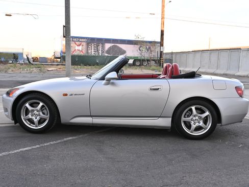 Used 2003 Honda S2000 image 5