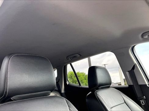 Used 2024 GMC Terrain SLT AWD/4WD image 21