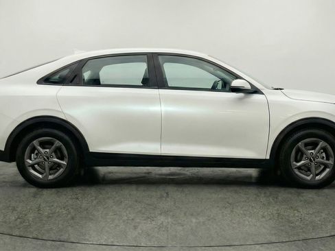 Used 2025 Kia K4 LXS image 11