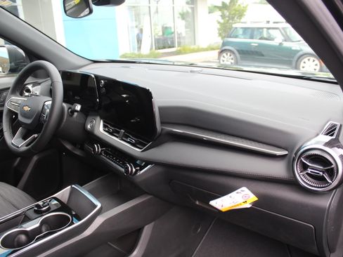 New 2027 Chevrolet Equinox LT FWD image 14