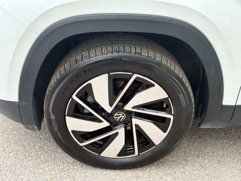 Used 2025 Volkswagen Atlas SE AWD/4WD image 33