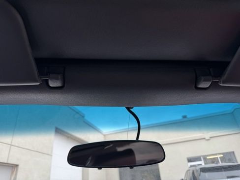 Used 2002 Ford Thunderbird Base image 28