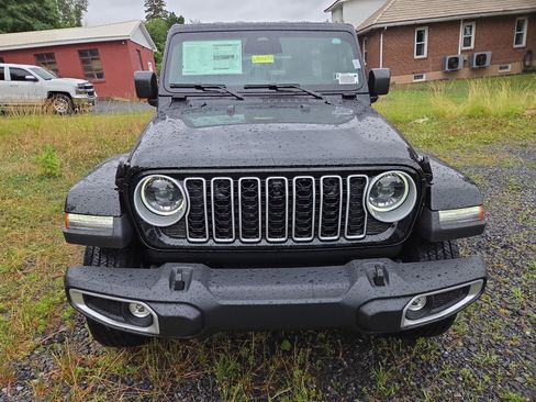 New 2026 Jeep Wrangler Unlimited Sahara AWD/4WD image 6