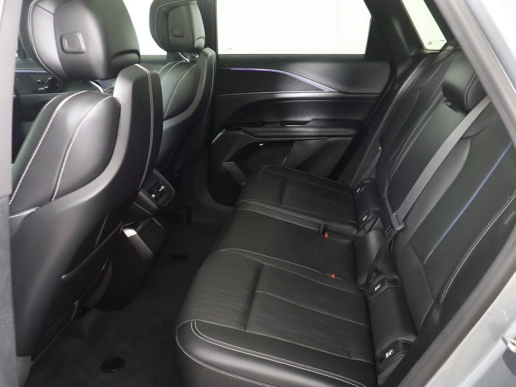 Used 2024 Cadillac Lyriq Luxury RWD image 35