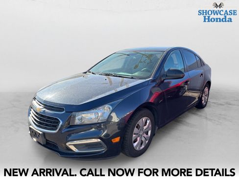 Used 2016 Chevrolet Cruze LS image 2