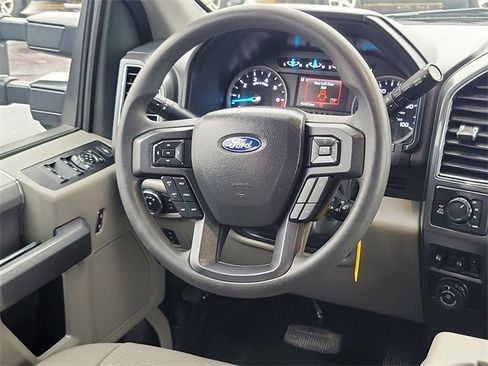 Certified 2022 Ford F350 XLT w/ Black Appearance Package image 29