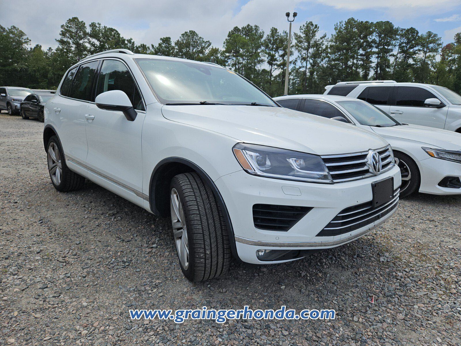 Used 2016 Volkswagen Touareg Executive AWD/4WD image 5
