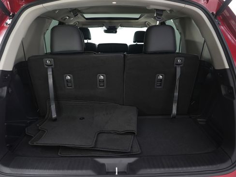 Used 2024 Honda Pilot Touring image 11