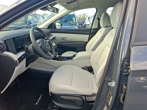 New 2026 Hyundai Tucson SE image 9