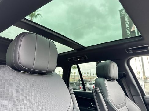 Certified 2024 Land Rover Range Rover SE AWD/4WD image 18