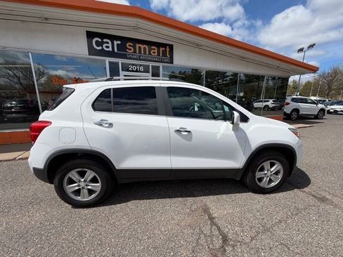 Used 2017 Chevrolet Trax LT w/ LT Convenience Package AWD/4WD image 8