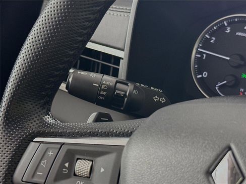 Used 2024 Mitsubishi Outlander SE image 4