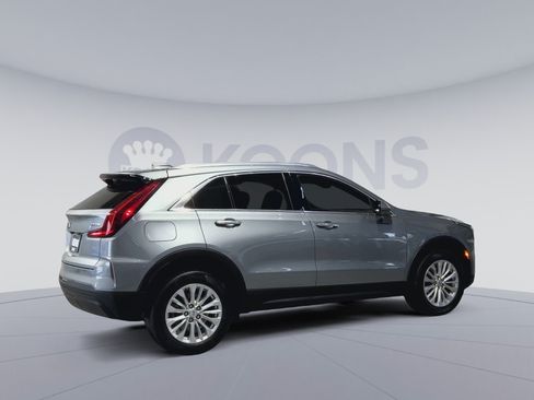Used 2024 Cadillac XT4 Luxury w/ Cold Weather Package AWD/4WD image 2