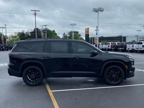 Used 2026 Chevrolet Traverse LT w/ Midnight/Sport Edition AWD/4WD image 6