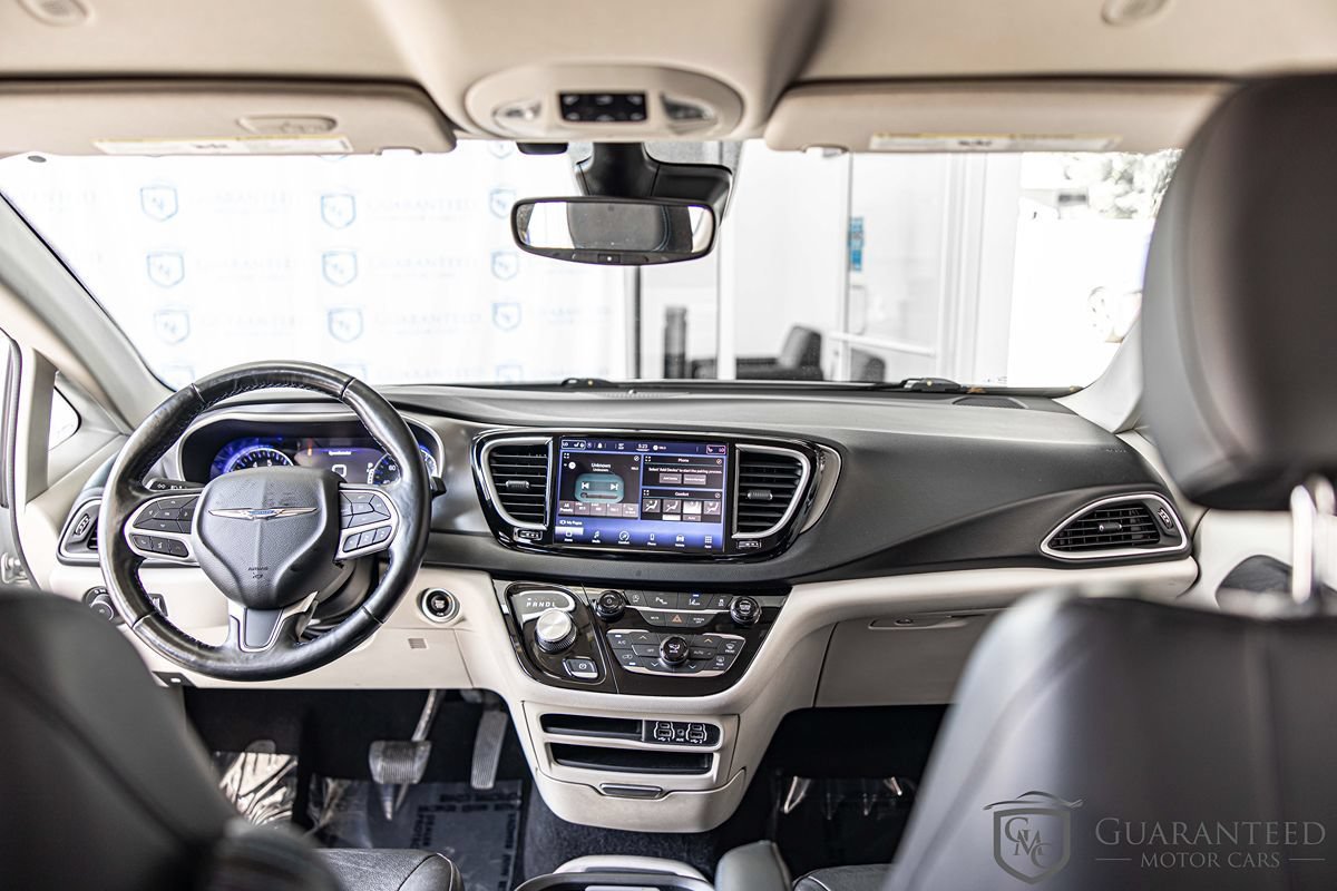 Used 2021 Chrysler Pacifica Touring-L FWD image 35