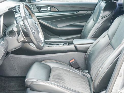 Used 2019 Nissan Maxima SR w/ Premium Package FWD image 10
