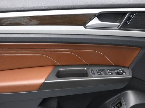 Used 2022 Volkswagen Atlas SE w/ Panoramic Sunroof Package FWD image 7