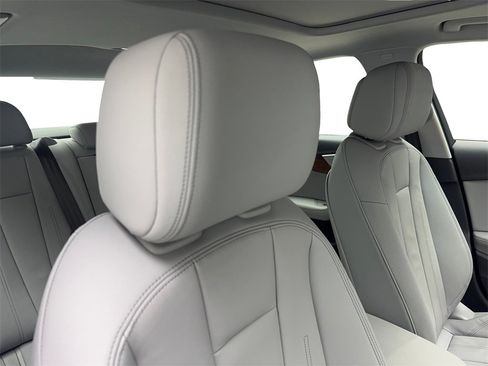 Used 2022 Audi A4 2.0T Premium Plus w/ Premium Plus Package image 46