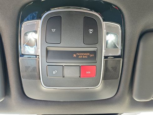 Used 2025 Hyundai Santa Cruz SE FWD image 22