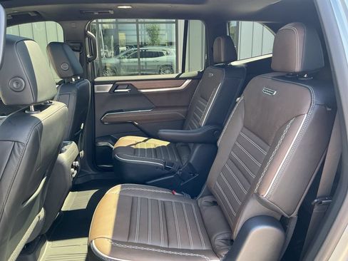 Used 2026 GMC Acadia Denali Ultimate w/ LPO, Floor Liner Package AWD/4WD image 16