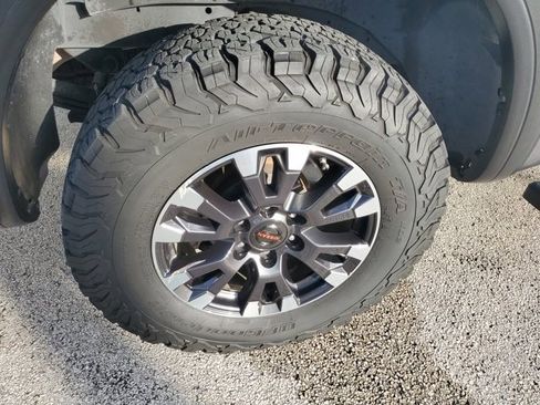 Used 2020 Nissan Titan PRO-4X w/ Pro-4x Convenience Package AWD/4WD image 9