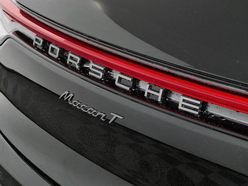 New 2026 Porsche Macan Turbo image 36