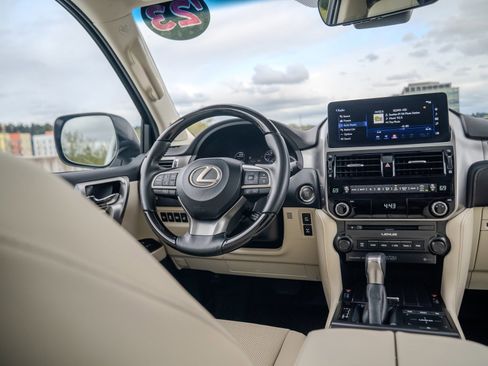 Used 2023 Lexus GX 460 Premium w/ Premium Plus Package image 21