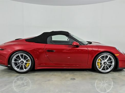 Used 2019 Porsche 911 Speedster RWD image 11