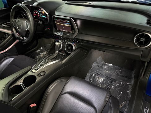 Used 2016 Chevrolet Camaro SS RWD image 40