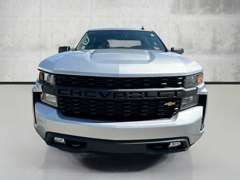 Used 2020 Chevrolet Silverado 1500 Custom w/ Custom Value Package image 2
