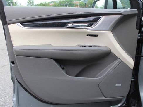 Used 2023 Cadillac XT6 Premium Luxury AWD/4WD image 11