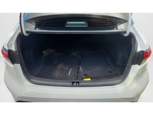 Used 2025 Toyota Corolla LE FWD image 9