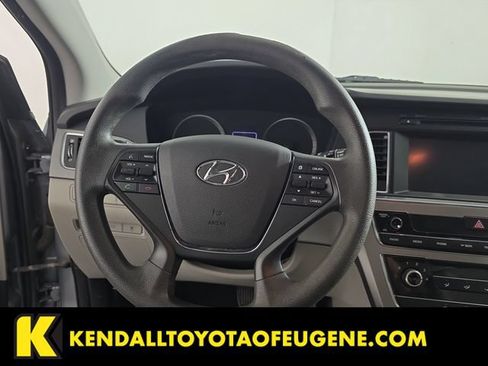 Used 2016 Hyundai Sonata SE FWD image 13