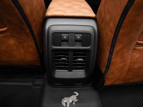 Used 2025 Ford Bronco 4-Door AWD/4WD image 39