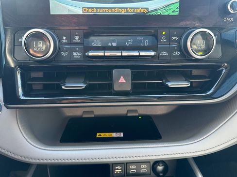 Used 2023 Toyota Highlander XLE image 20
