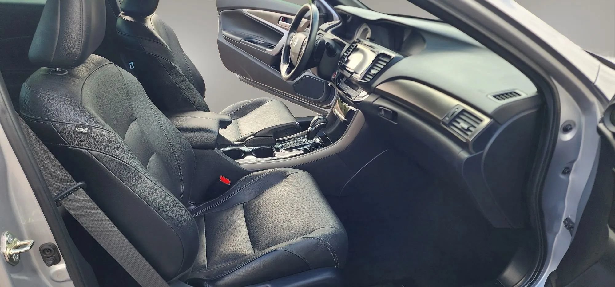 Used 2016 Honda Accord EX-L image 9