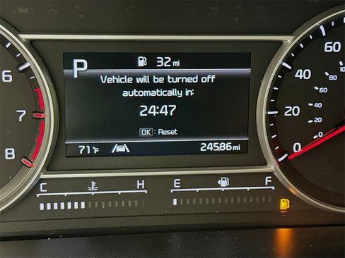 Used 2022 Kia Sorento S image 12