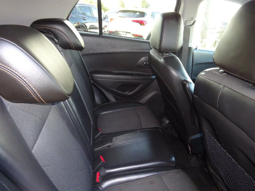 Certified 2020 Chevrolet Trax LT w/ Redline Edition FWD image 21