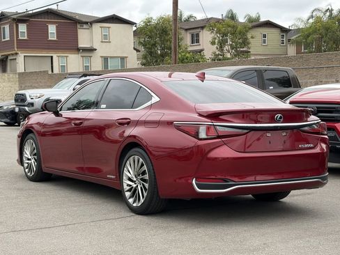 Used 2019 Lexus ES 300h FWD image 4