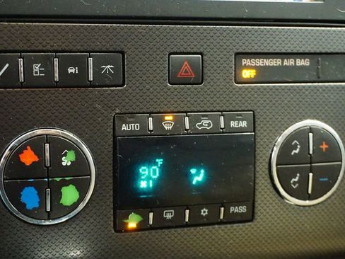 Used 2009 Chevrolet Traverse LTZ image 30