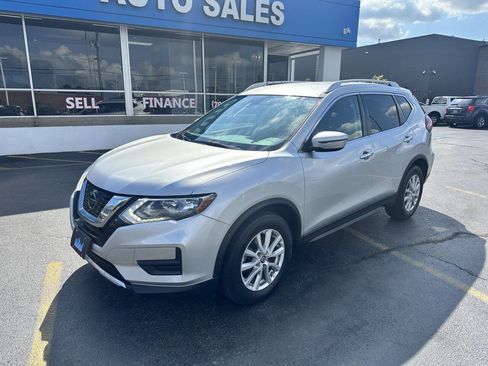 Used 2020 Nissan Rogue SV image 4