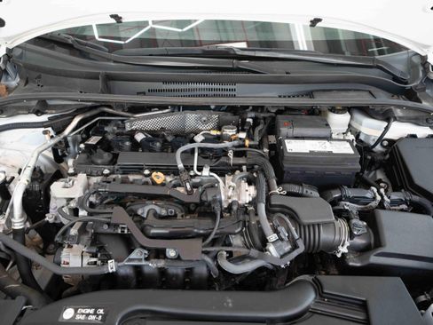 Used 2025 Toyota Corolla LE FWD image 30