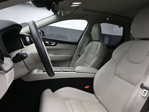 Used 2023 Volvo XC60 B5 Ultimate w/ Climate Package AWD/4WD image 10