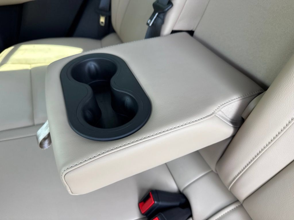 Used 2024 Cadillac XT4 Luxury w/ Cold Weather Package FWD image 59