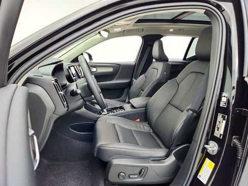 New 2026 Volvo XC40 B5 Ultra w/ Climate Package image 17