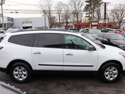 Used 2017 Chevrolet Traverse LS image 6