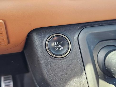 Used 2023 Land Rover Defender 130 X AWD/4WD image 32