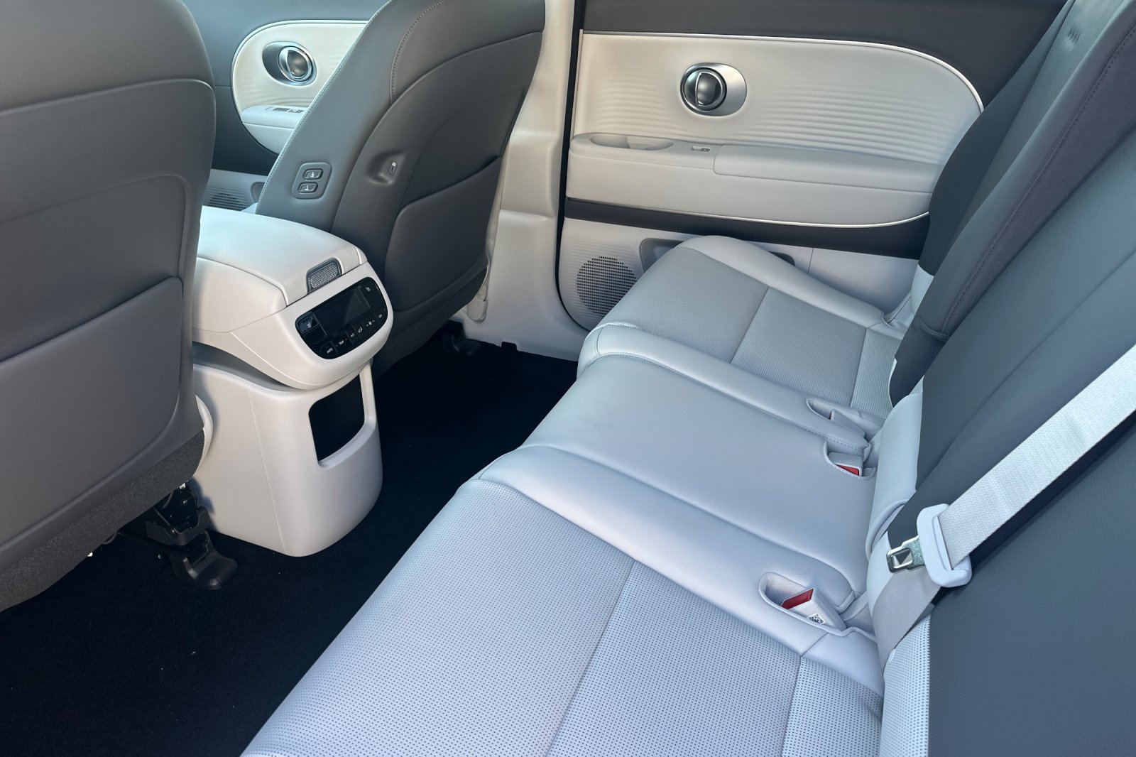 New 2026 Hyundai Ioniq 9 SEL AWD/4WD image 13